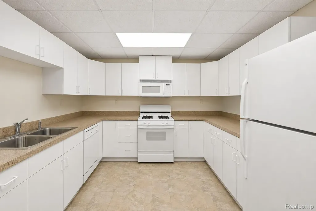 4461 Cherry Hill Drive Orchard Lake Village City MI 48323