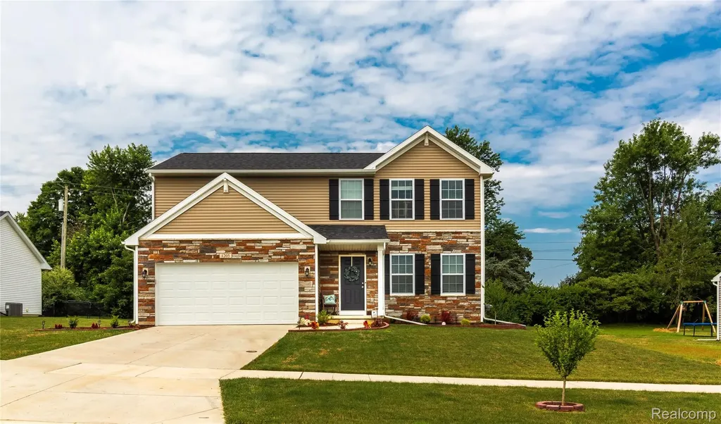 1205 Lancaster Street Lapeer City MI 48446
