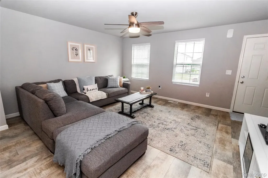 1205 Lancaster Street Lapeer City MI 48446
