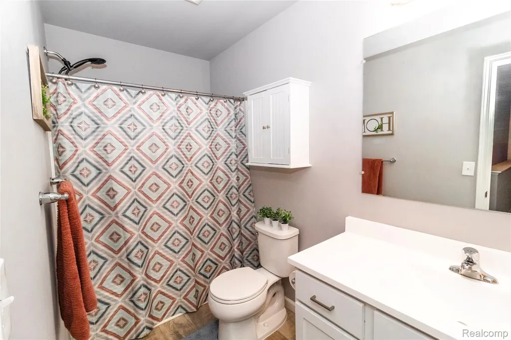 1205 Lancaster Street Lapeer City MI 48446