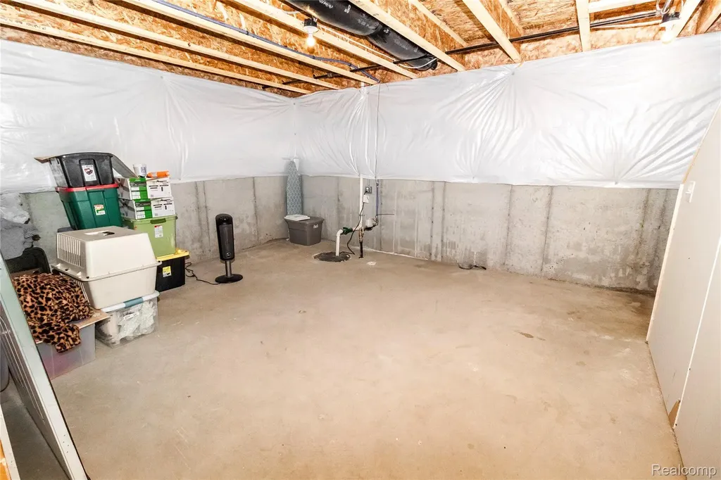 1205 Lancaster Street Lapeer City MI 48446