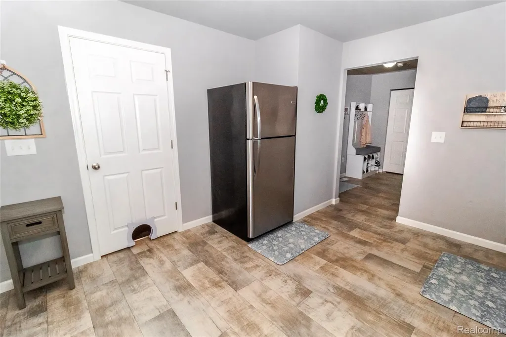 1205 Lancaster Street Lapeer City MI 48446