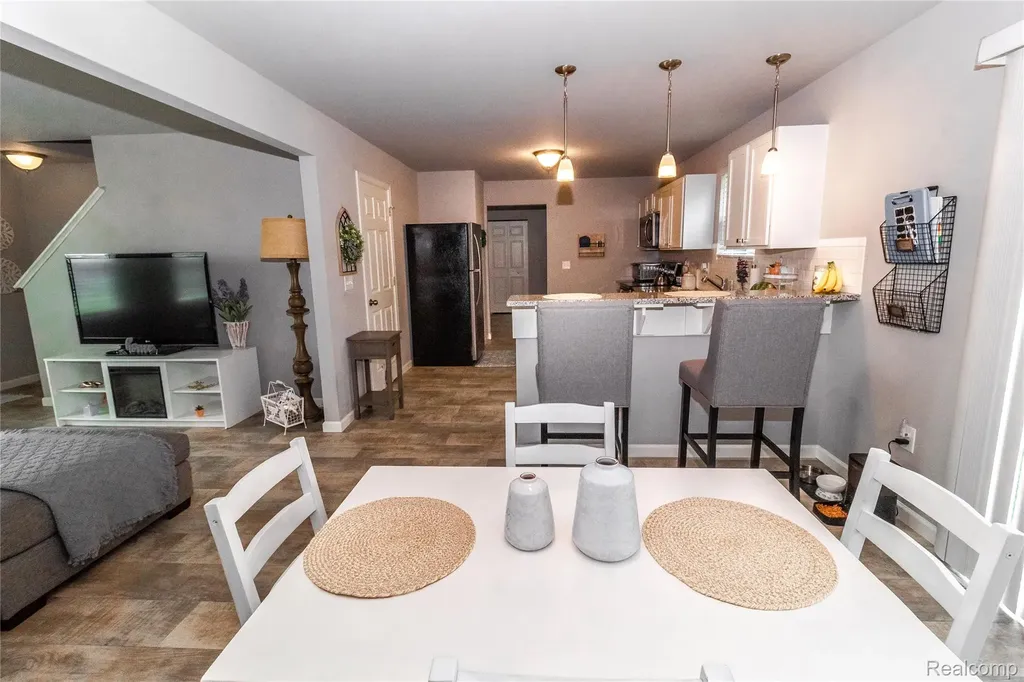 1205 Lancaster Street Lapeer City MI 48446