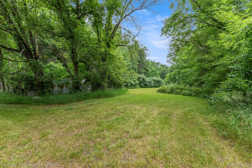 18491 Savage Road Sumpter Township MI 48111