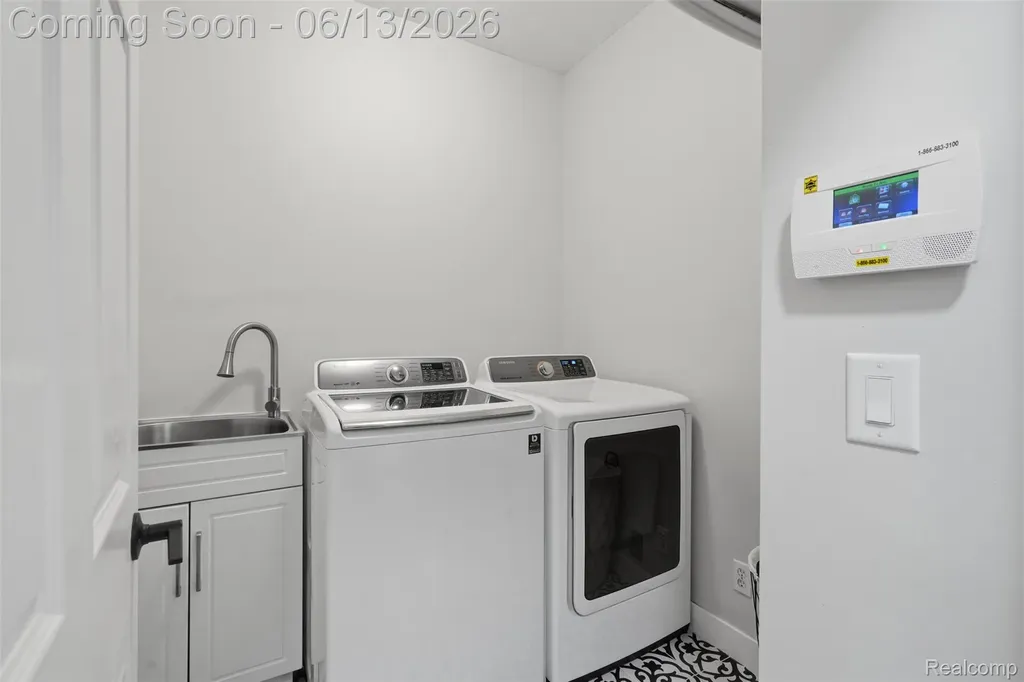 41920 Wolfe Pass Novi City MI 48377