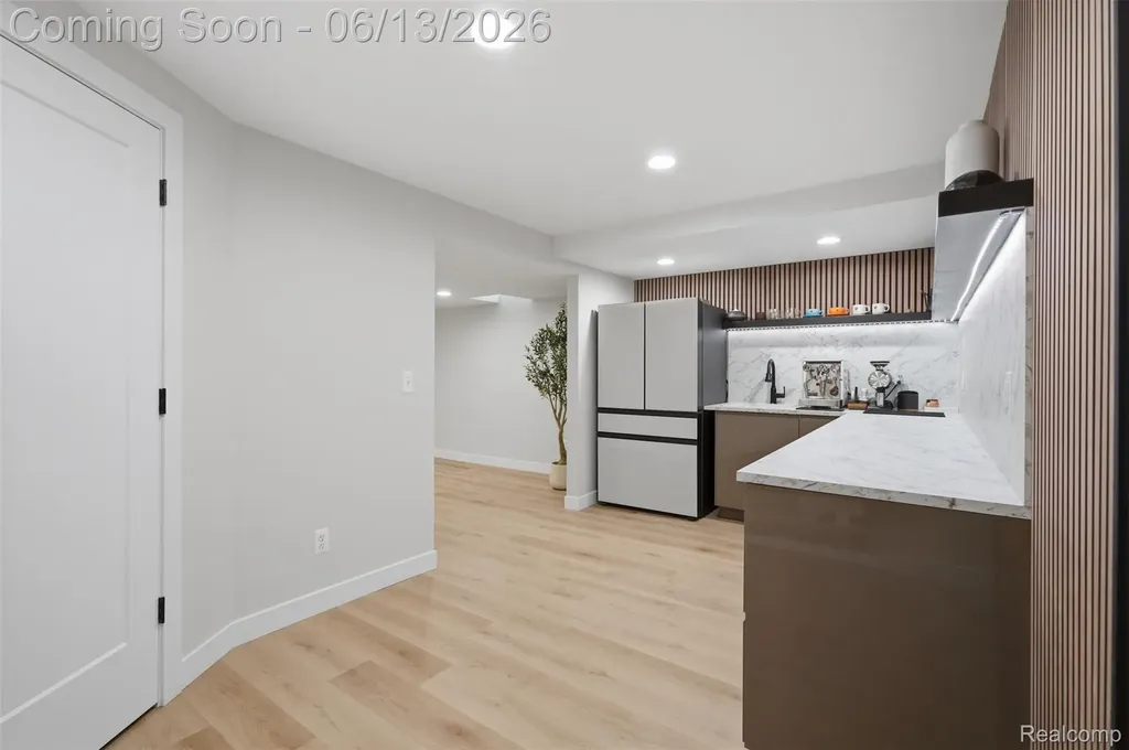 41920 Wolfe Pass Novi City MI 48377