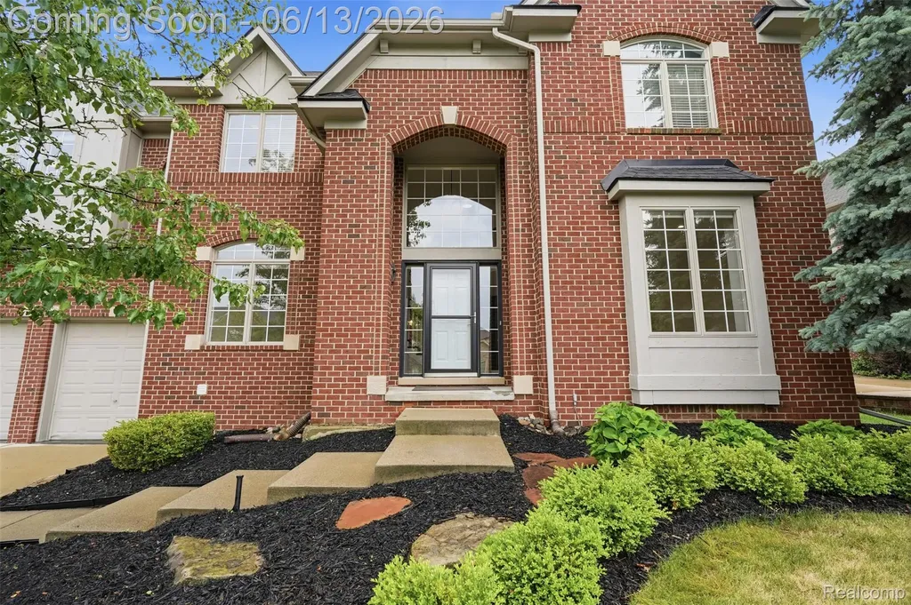 41920 Wolfe Pass Novi City MI 48377