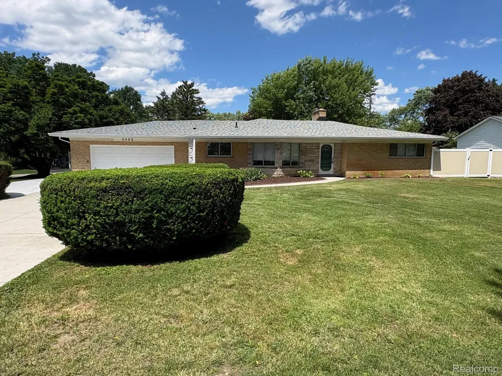 2482 Winkleman Drive Waterford Charter Township MI 48329