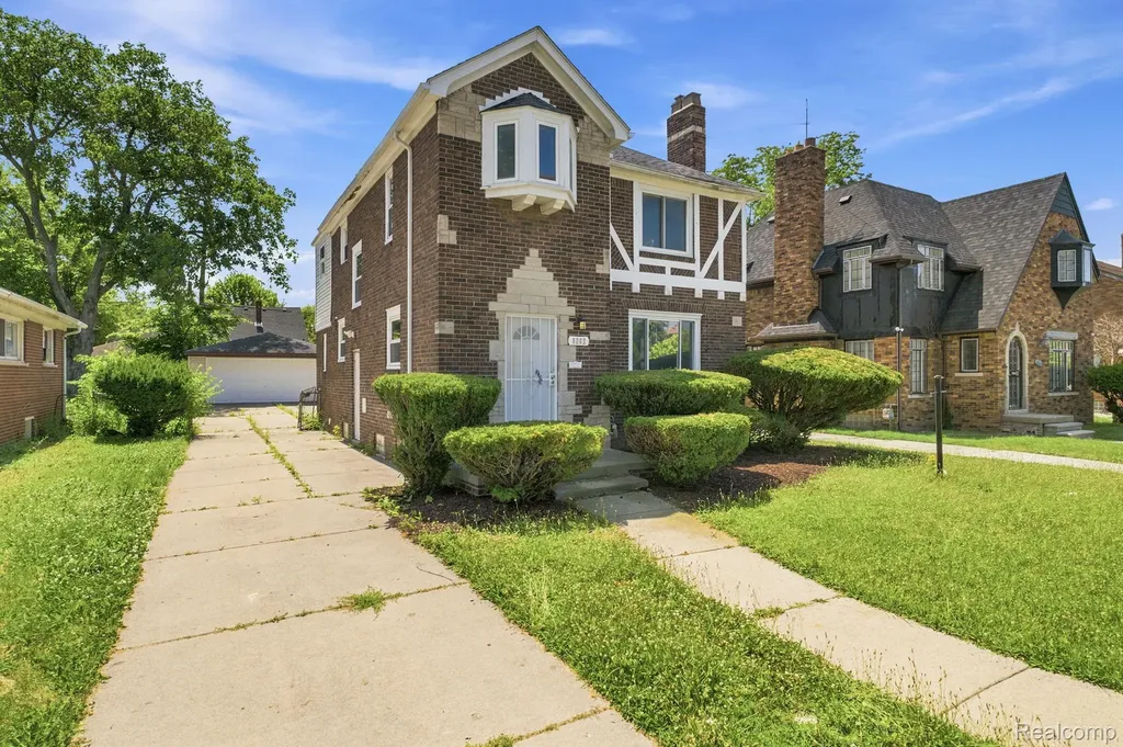 8262 E Outer Drive Detroit City MI 48213