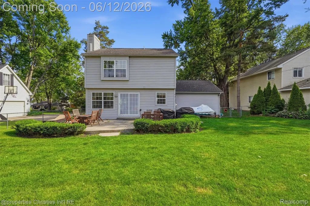 124 Rexton Street Novi City MI 48377