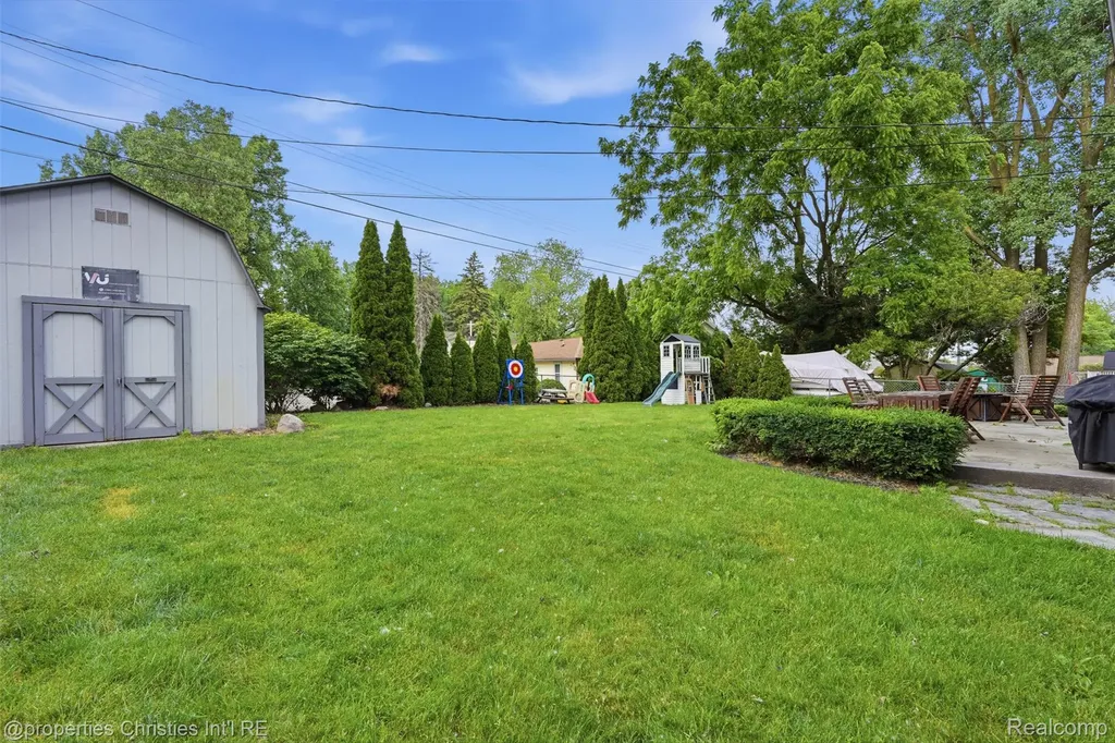 124 Rexton Street Novi City MI 48377
