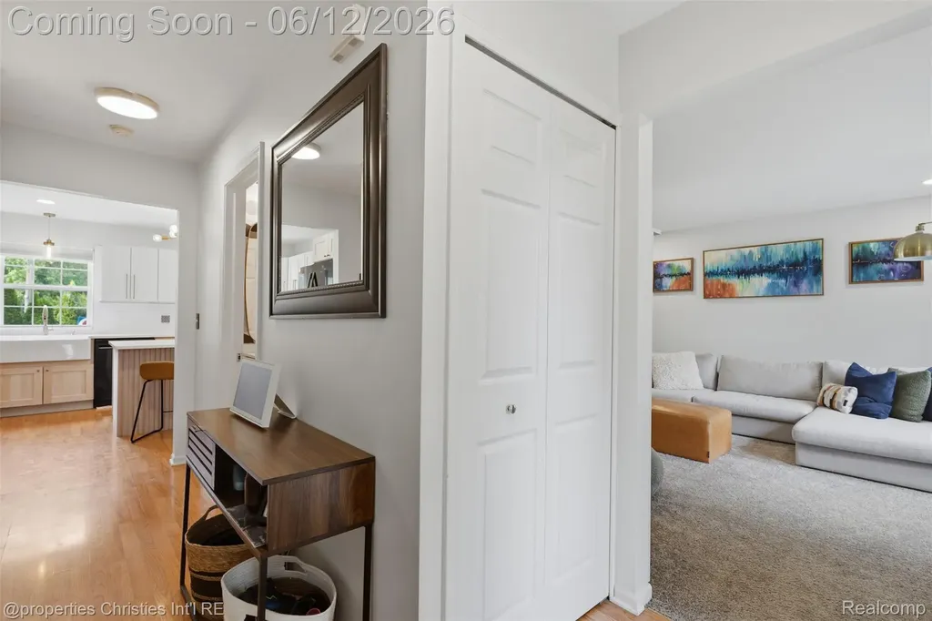 124 Rexton Street Novi City MI 48377