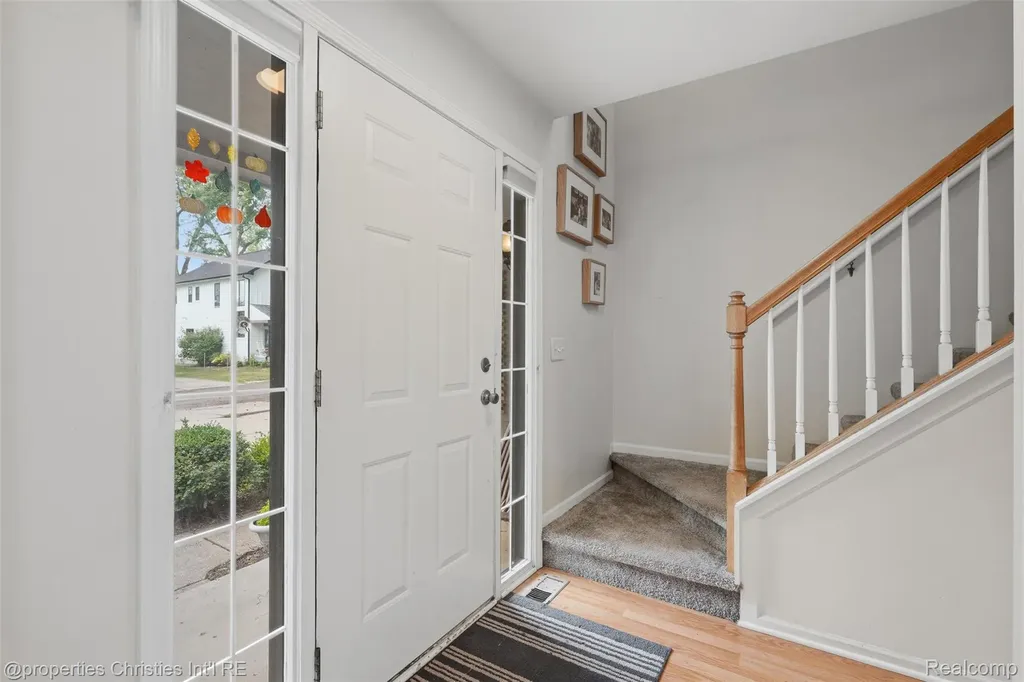 124 Rexton Street Novi City MI 48377
