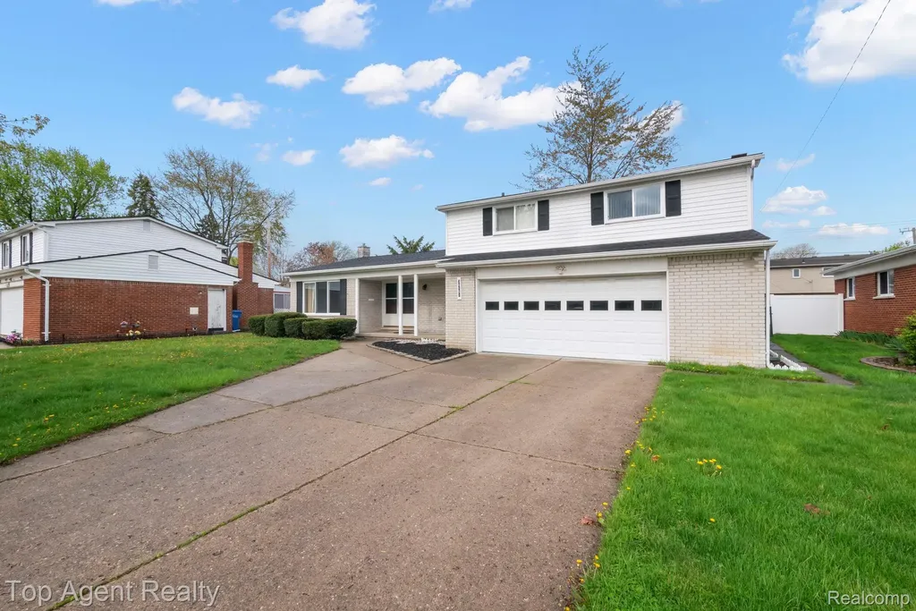 30151 Barbary Court Warren City MI 48093