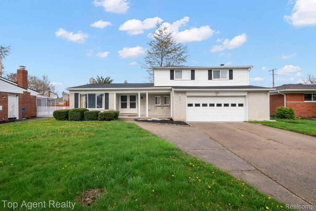 30151 Barbary Court Warren City MI 48093