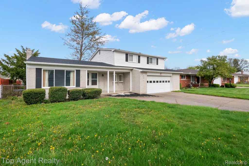 30151 Barbary Court Warren City MI 48093