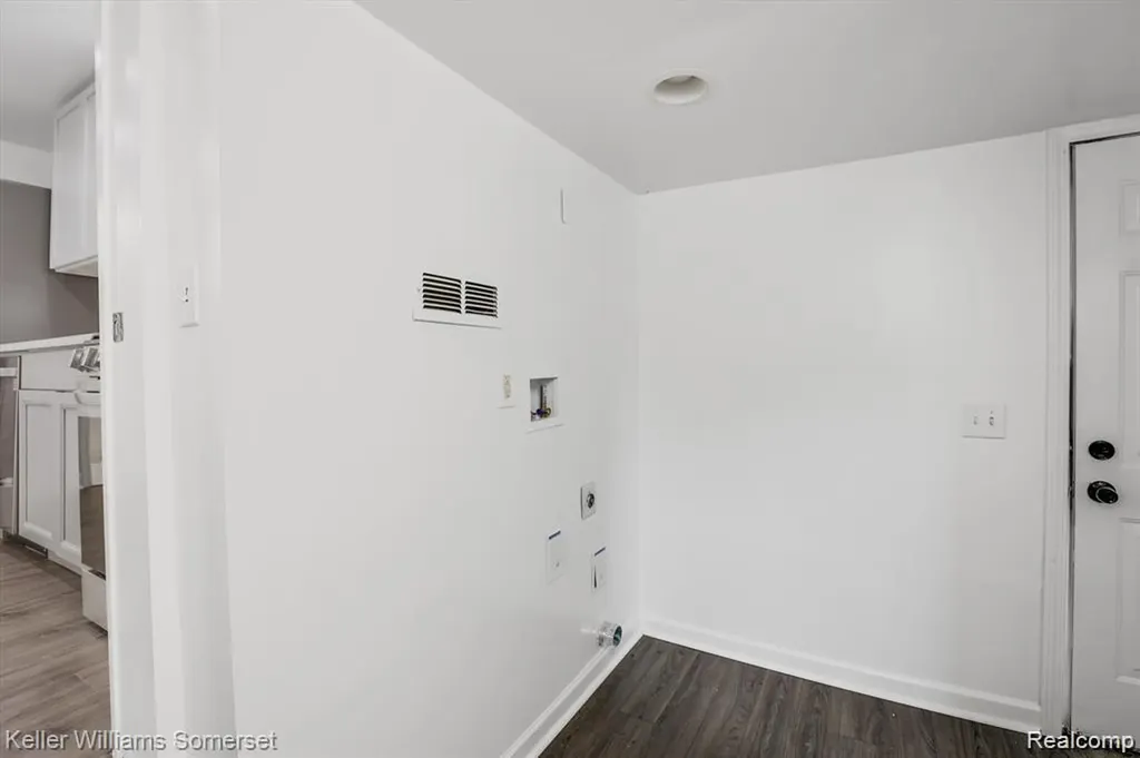 22463 Donald Avenue Eastpointe City MI 48021