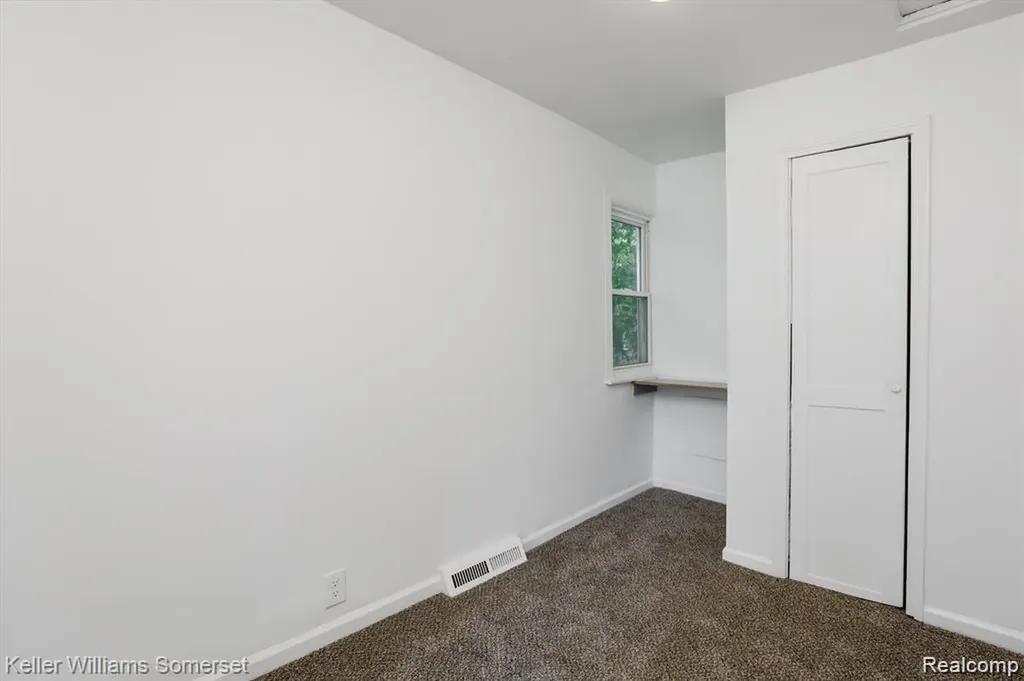 22463 Donald Avenue Eastpointe City MI 48021