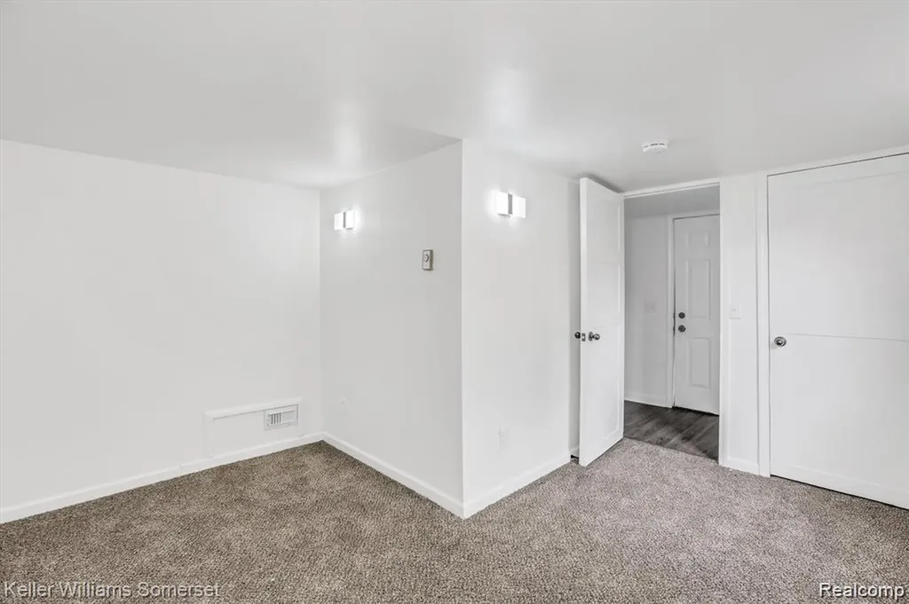 22463 Donald Avenue Eastpointe City MI 48021