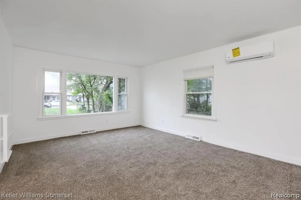 22463 Donald Avenue Eastpointe City MI 48021