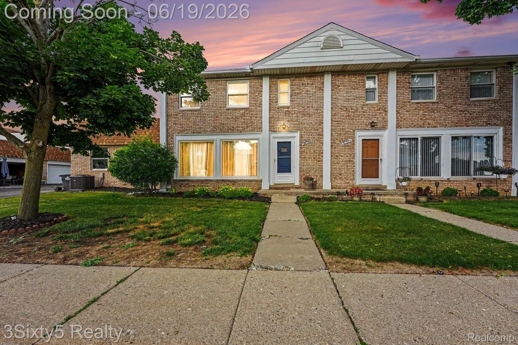 37592 Garden Court Westland City MI 48185
