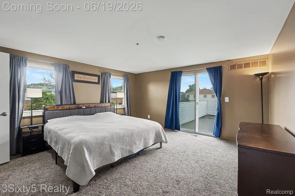37592 Garden Court Westland City MI 48185