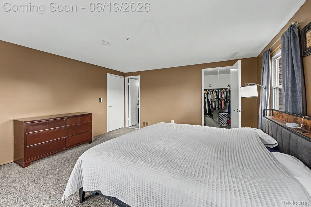 37592 Garden Court Westland City MI 48185