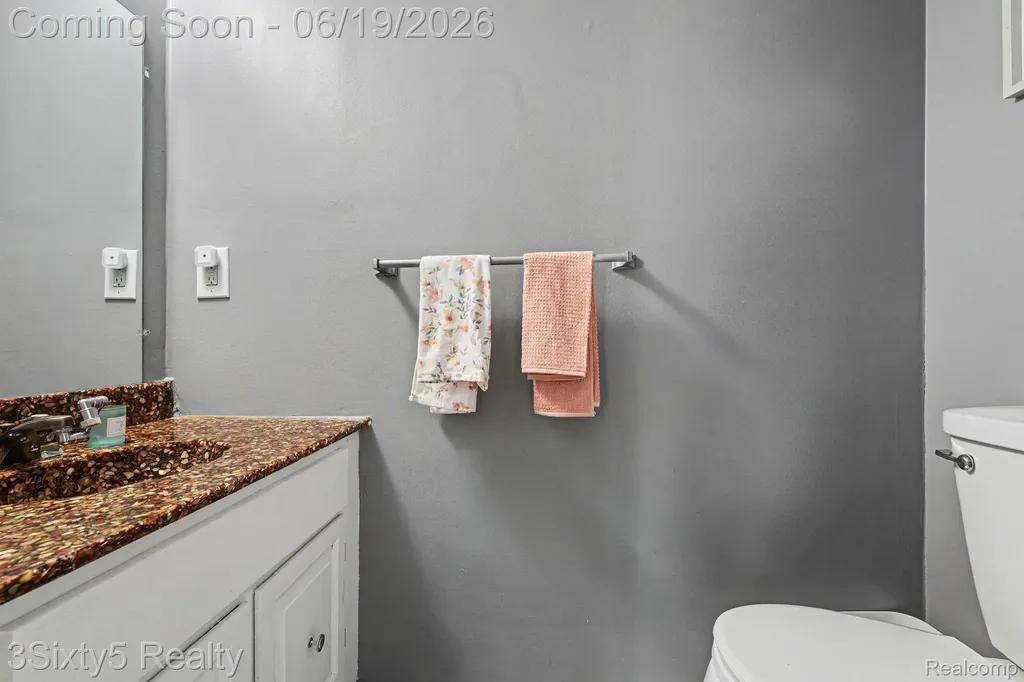 37592 Garden Court Westland City MI 48185