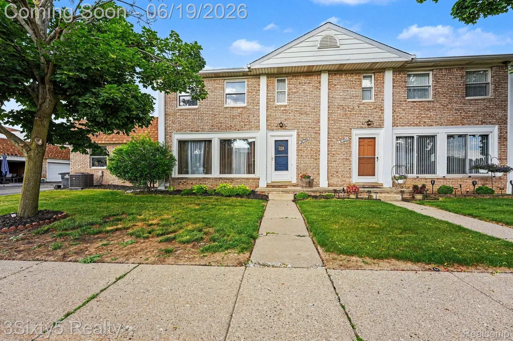 37592 Garden Court Westland City MI 48185