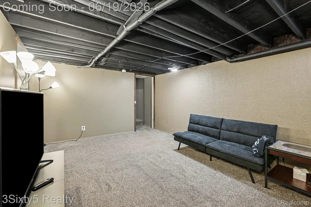 37592 Garden Court Westland City MI 48185