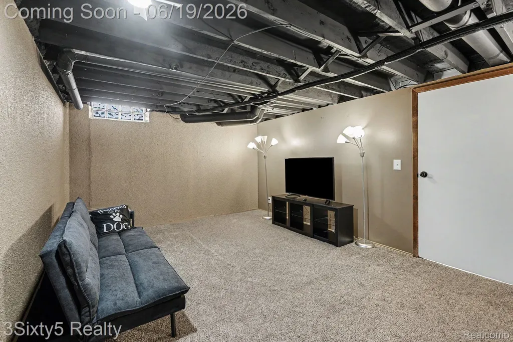 37592 Garden Court Westland City MI 48185