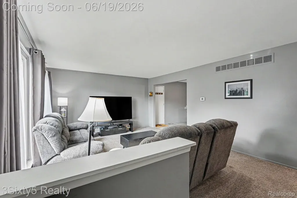37592 Garden Court Westland City MI 48185