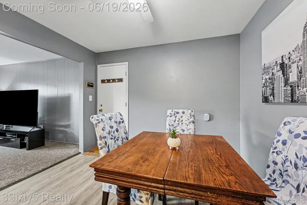 37592 Garden Court Westland City MI 48185