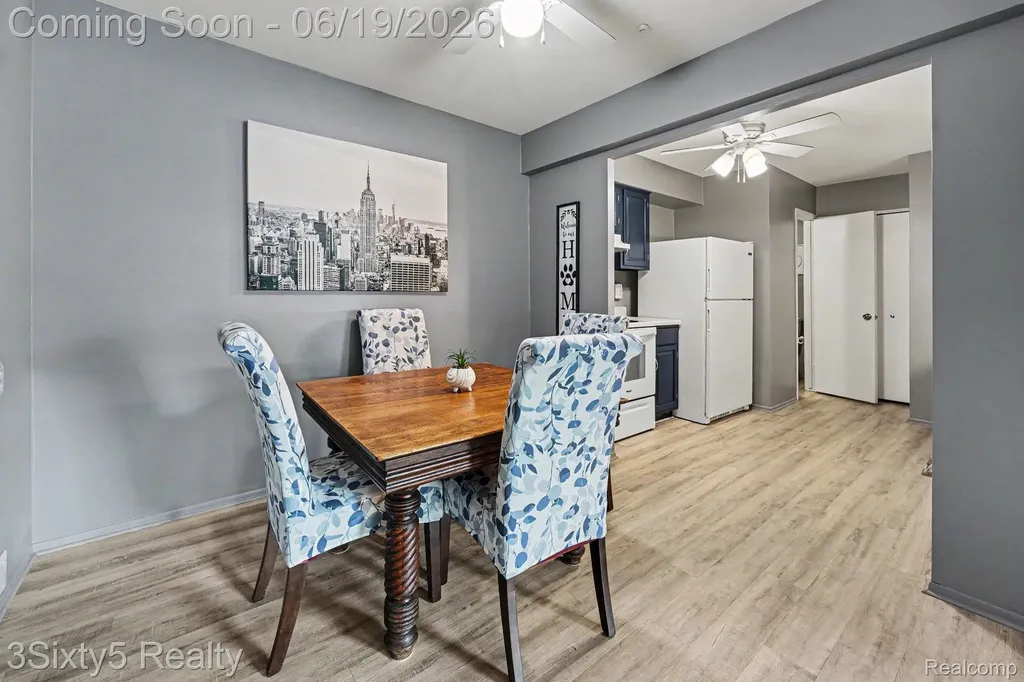 37592 Garden Court Westland City MI 48185