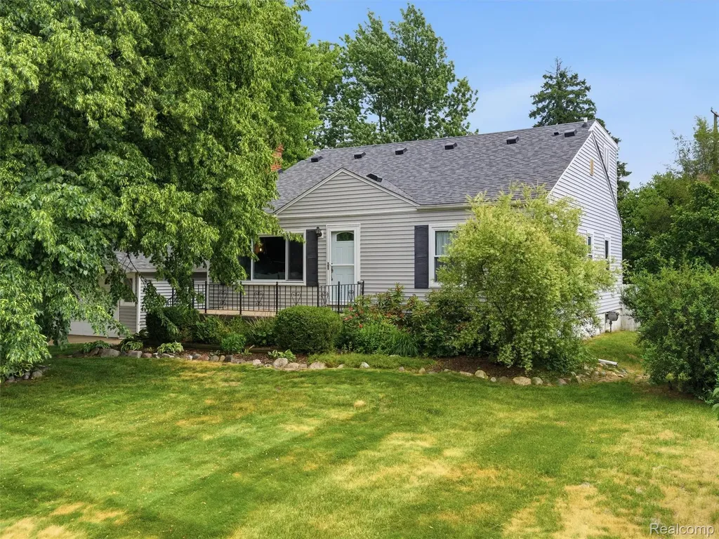 7790 Powers Court Shelby Charter Township MI 48317