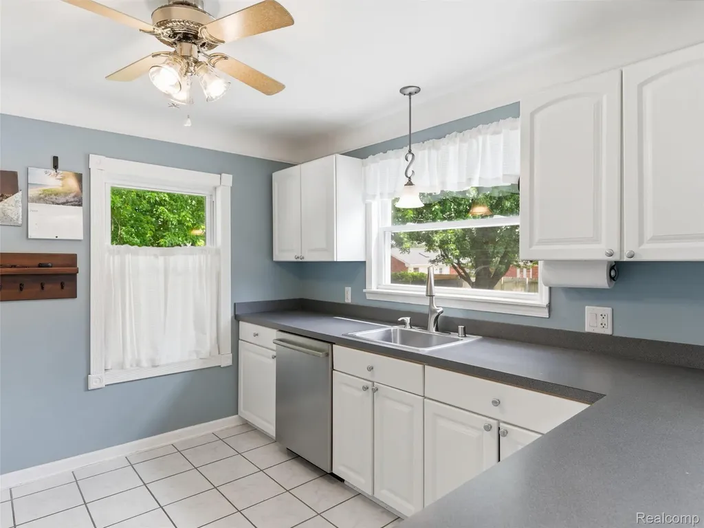 7790 Powers Court Shelby Charter Township MI 48317