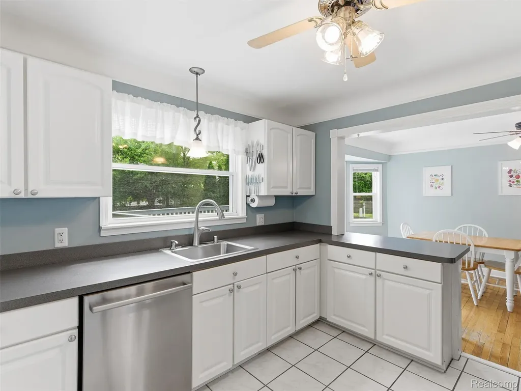 7790 Powers Court Shelby Charter Township MI 48317