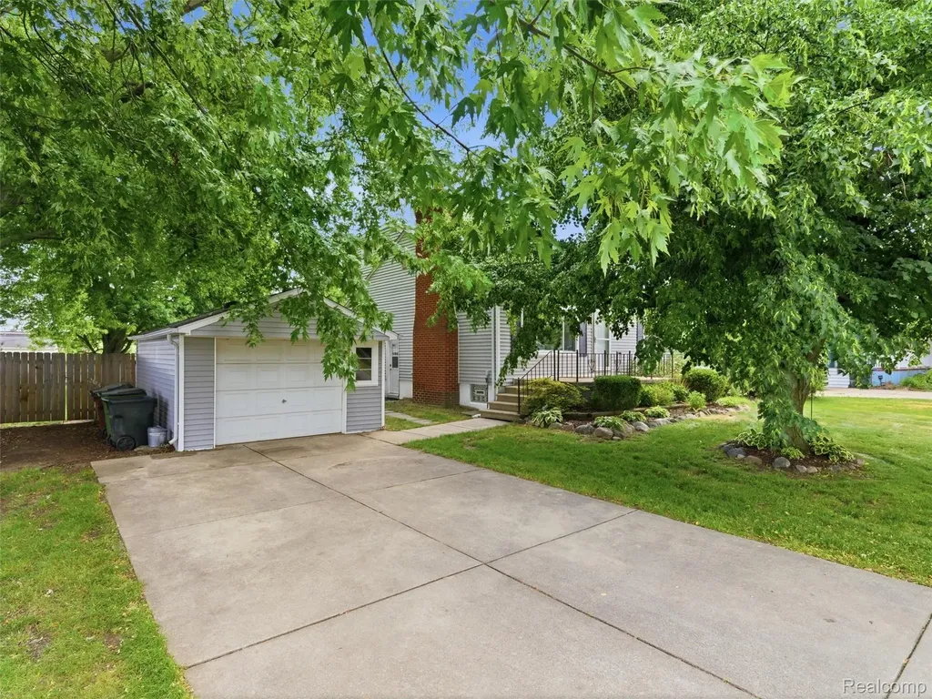 7790 Powers Court Shelby Charter Township MI 48317