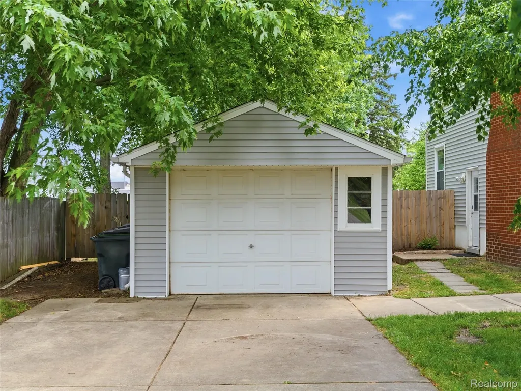 7790 Powers Court Shelby Charter Township MI 48317