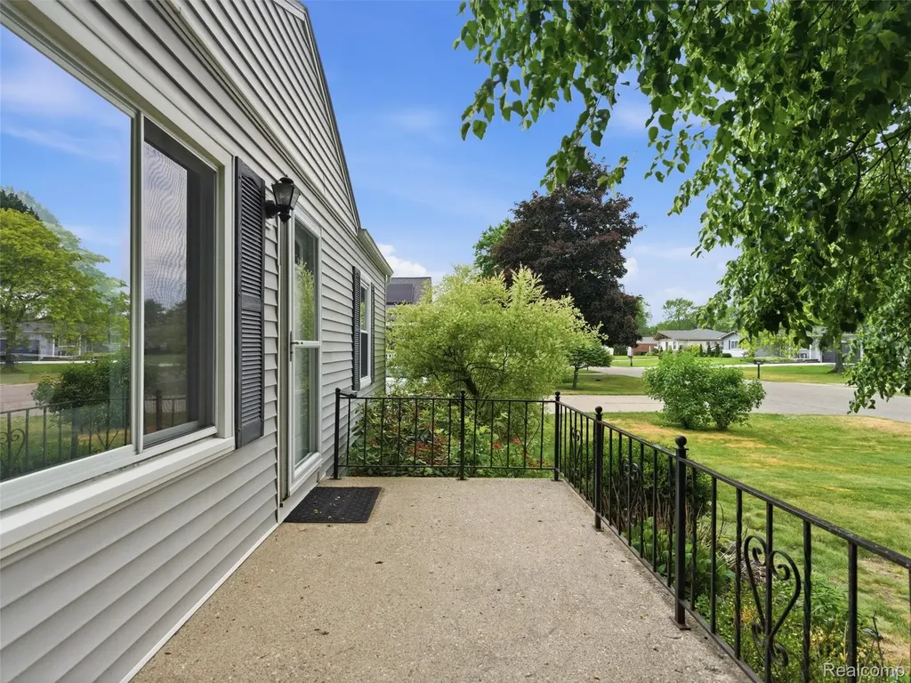 7790 Powers Court Shelby Charter Township MI 48317