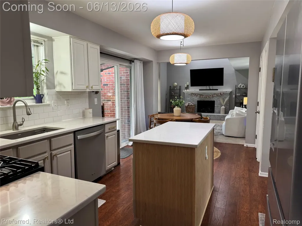 6536 Greenbriar Drive Van Buren Charter Township MI 48111