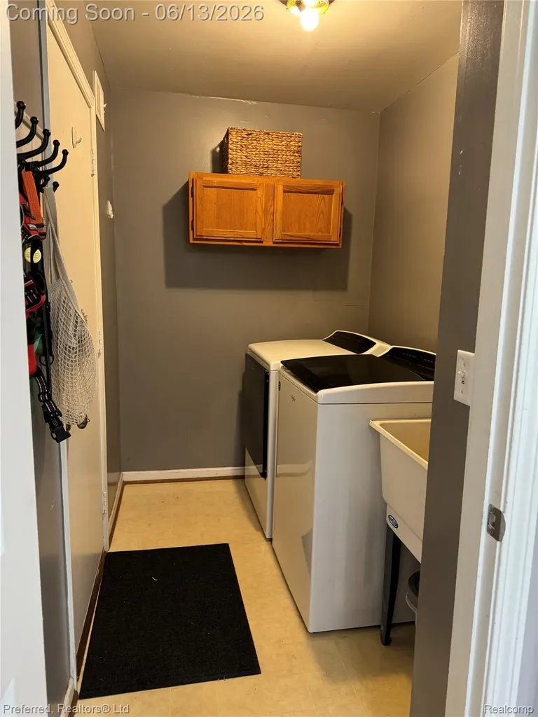 6536 Greenbriar Drive Van Buren Charter Township MI 48111