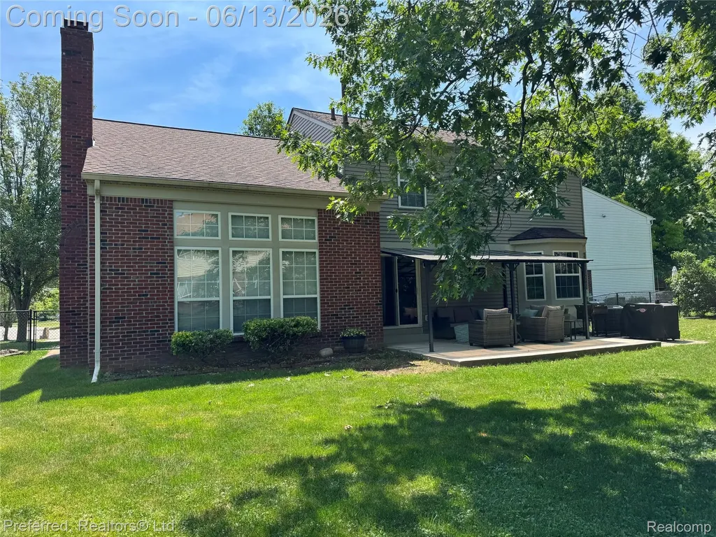 6536 Greenbriar Drive Van Buren Charter Township MI 48111