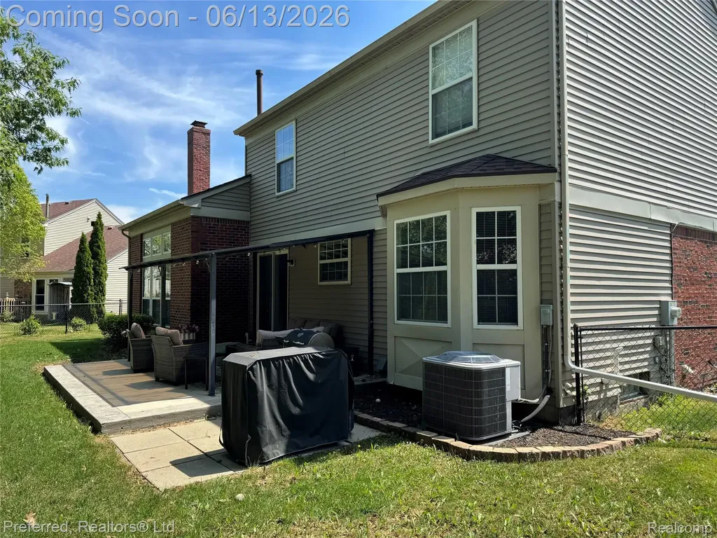 6536 Greenbriar Drive Van Buren Charter Township MI 48111