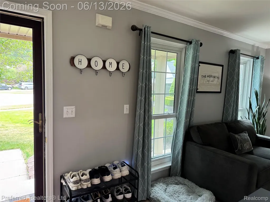 6536 Greenbriar Drive Van Buren Charter Township MI 48111