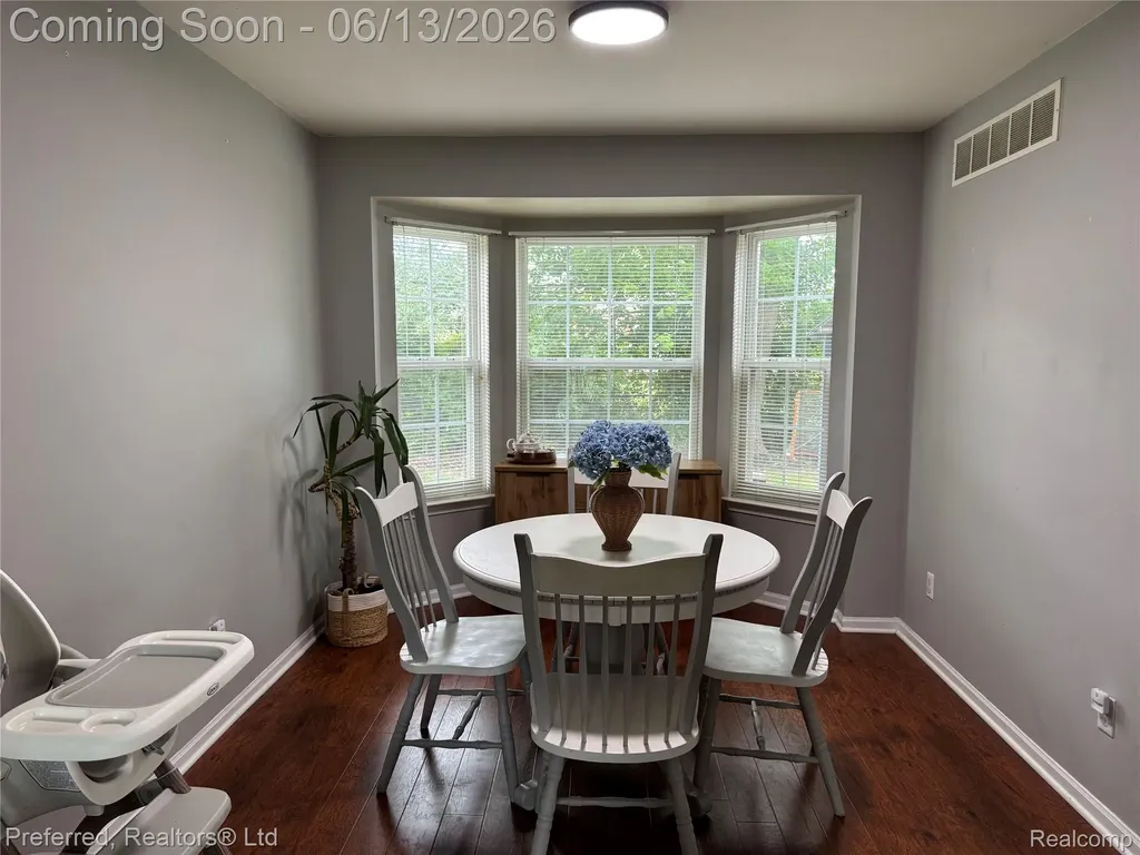 6536 Greenbriar Drive Van Buren Charter Township MI 48111