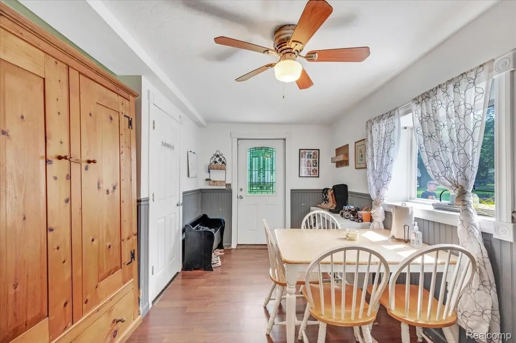 394 S Elm Street Lapeer City MI 48446