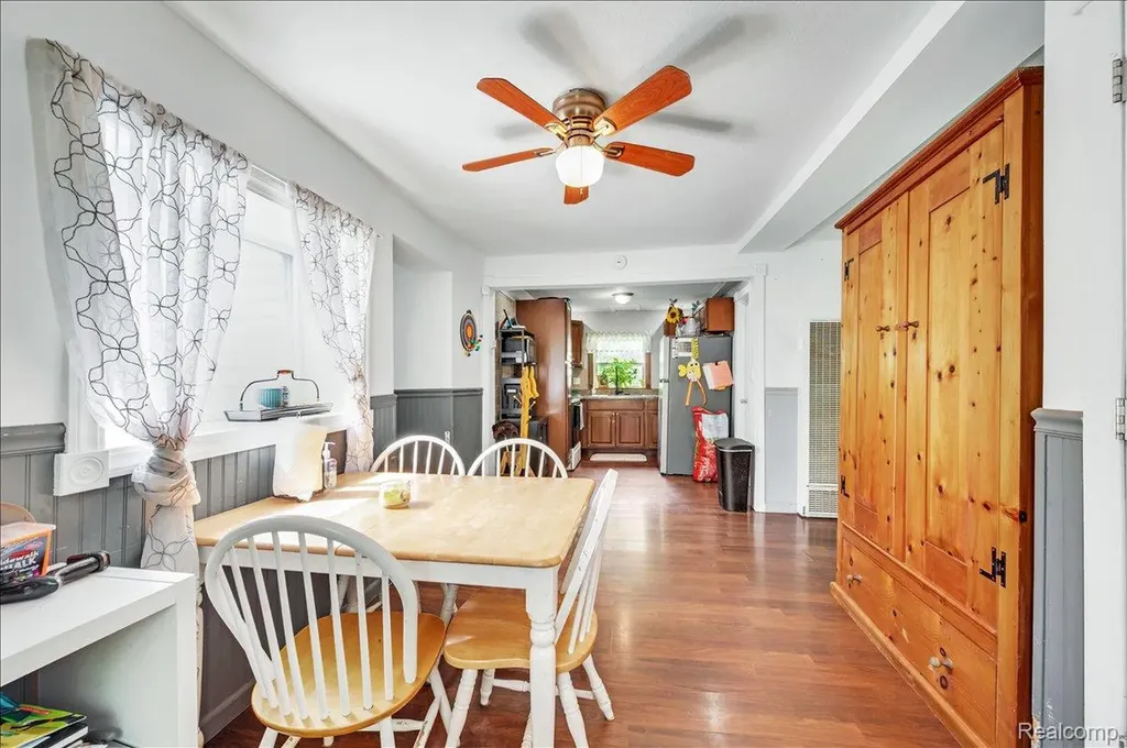 394 S Elm Street Lapeer City MI 48446