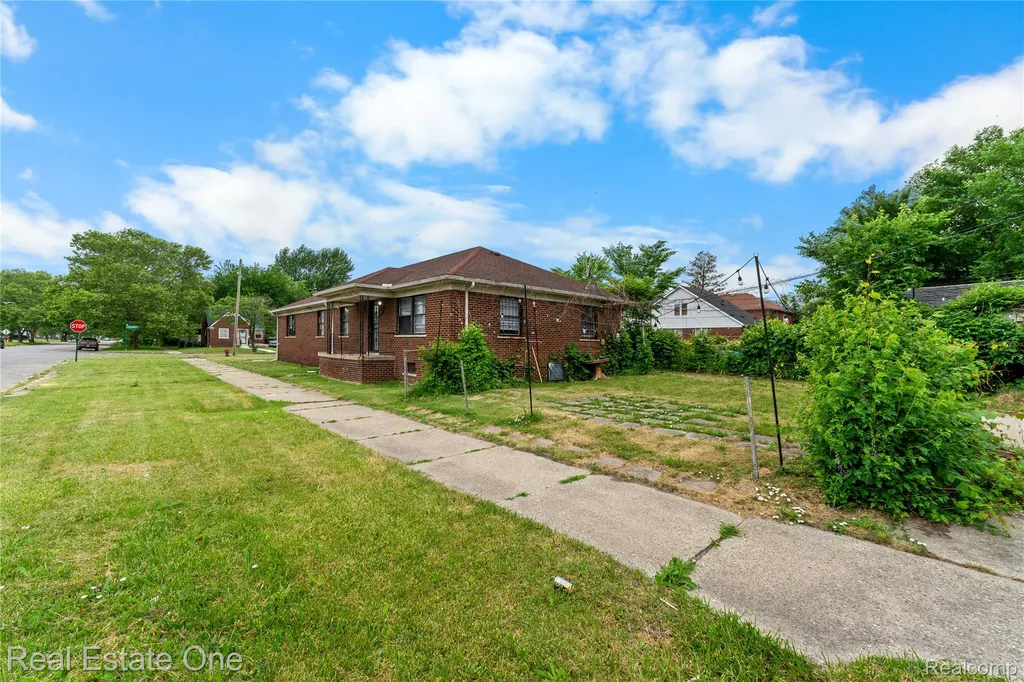 5200 Chalmers Street Detroit City MI 48213