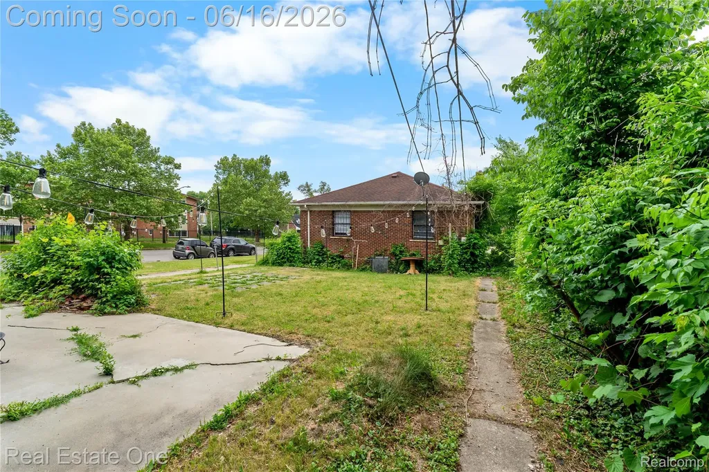 5200 Chalmers Street Detroit City MI 48213